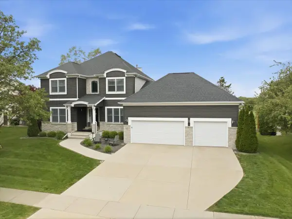 41 Pebblebrook Court, Bloomington, IL 61705