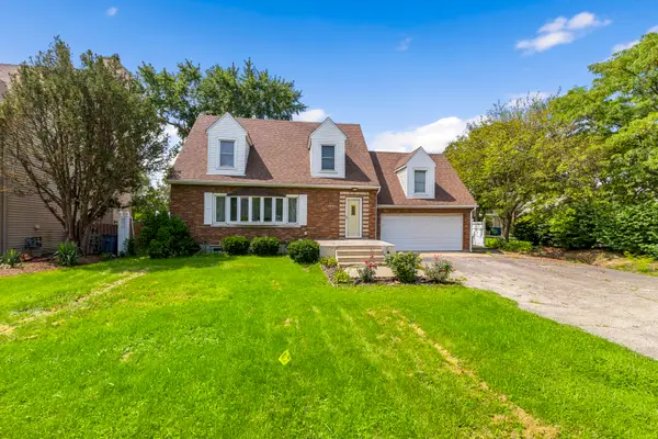 1801 W Carriage Court, Addison, IL 60101