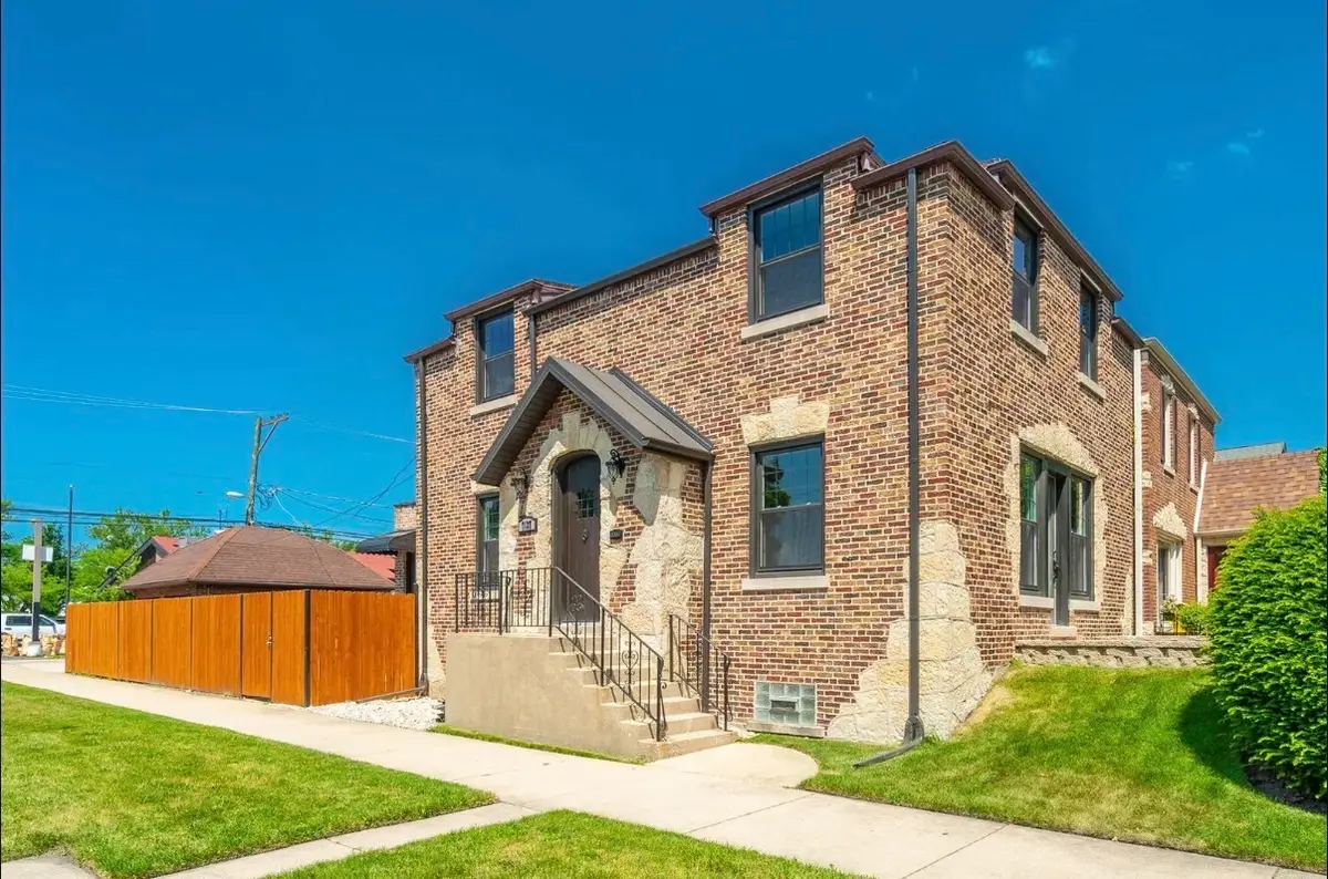 7137 N Francisco Avenue, Chicago, IL 60645 - #1