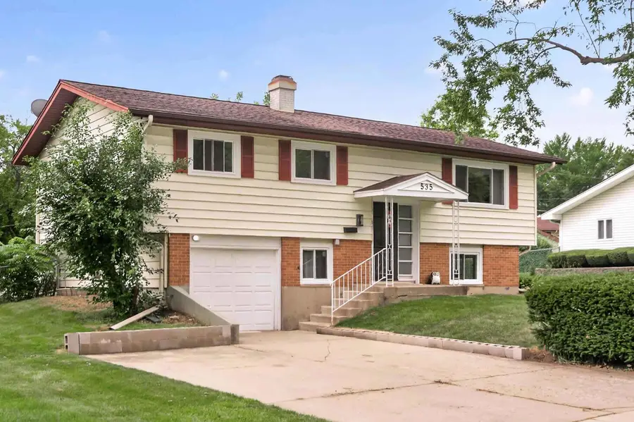 535 Edgemont Lane, Hoffman Estates, IL 60169 - #2
