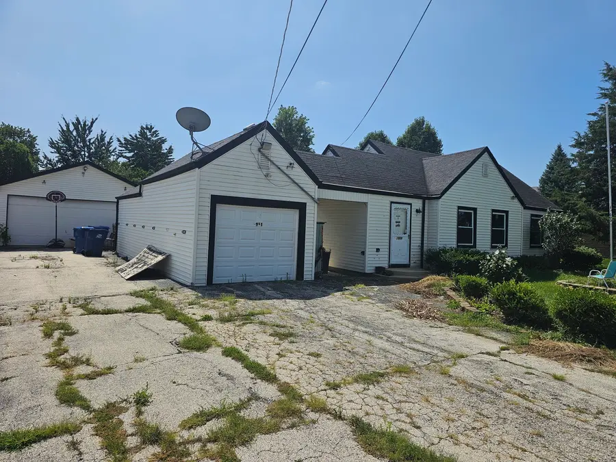 7911 W 92nd Street, Hickory Hills, IL 60457 - #2