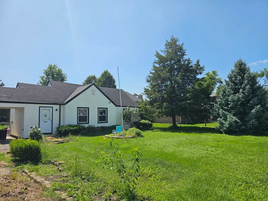7911 W 92nd Street, Hickory Hills, IL 60457 - #3