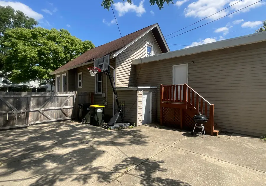 314 E Lincoln Avenue, La Grange, IL 60525 - #2