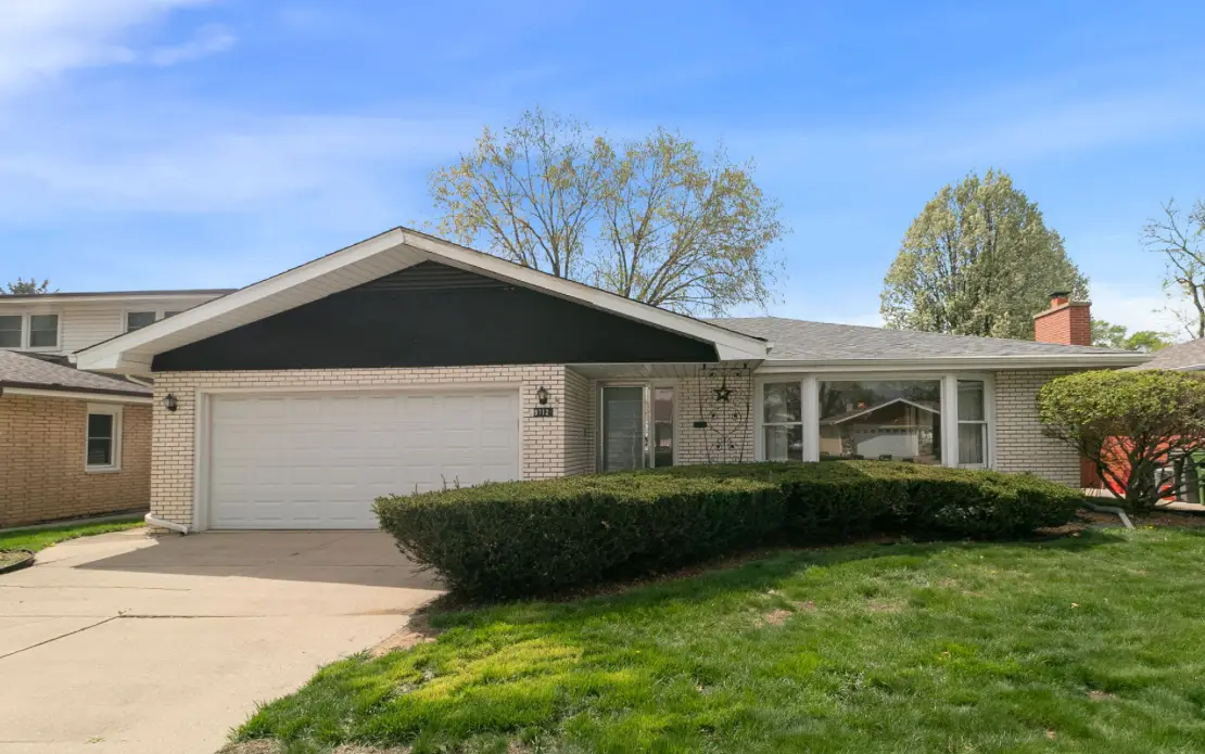 9712 S Kolmar Avenue, Oak Lawn, IL 60453 - #1