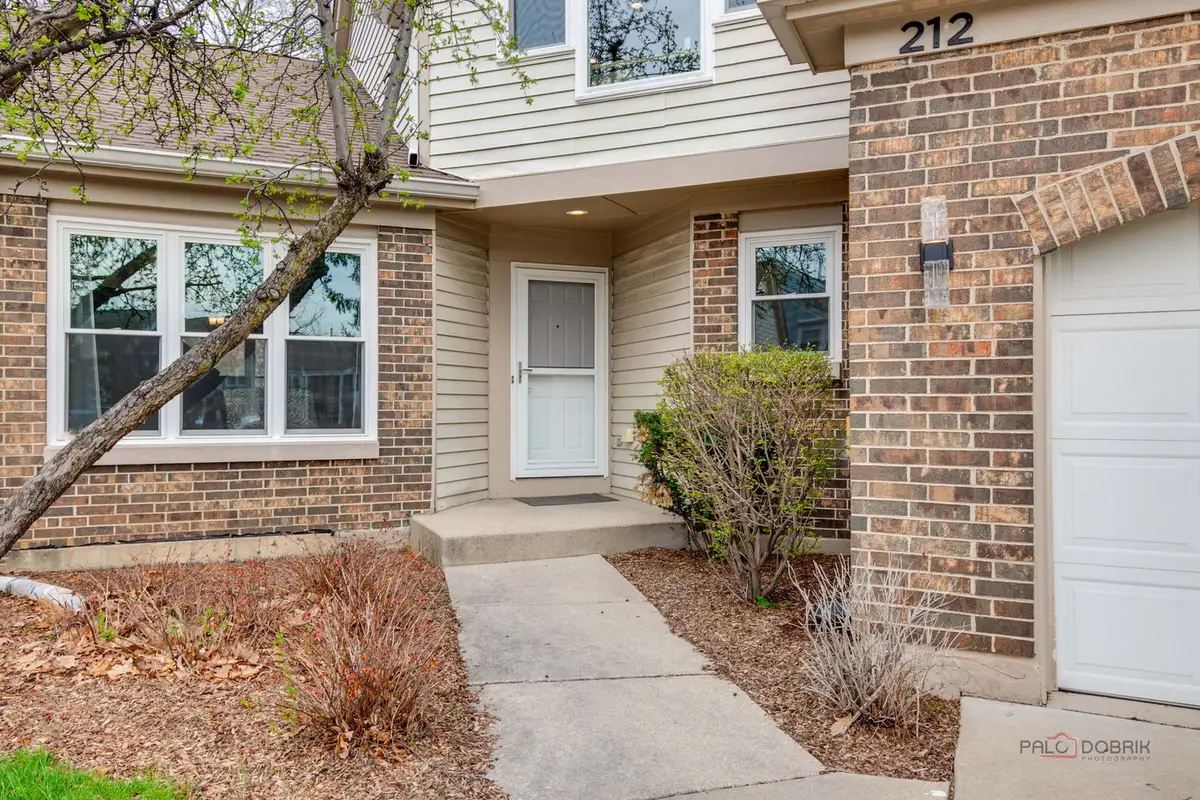 212 Willow Parkway, Buffalo Grove, IL 60089 - #1