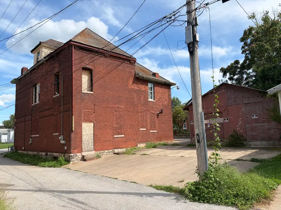 922 S 8th Street, Quincy, IL 62301 - #3