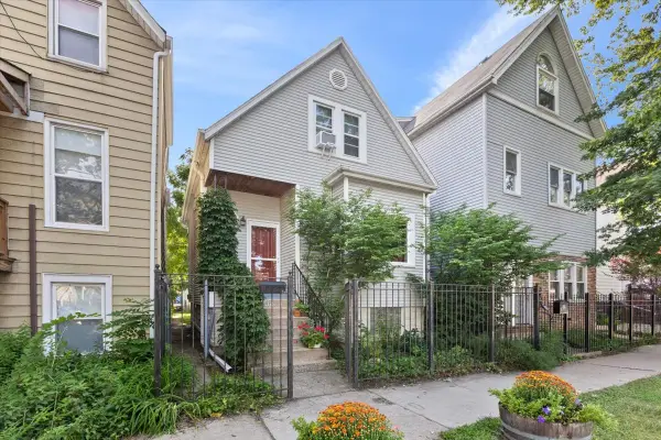 3031 N Kimball Avenue, Chicago, IL 60618