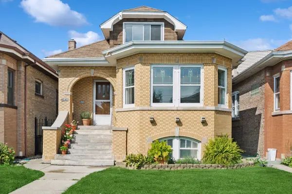 2818 N Long Avenue, Chicago, IL 60641