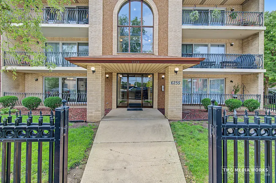 6255 W 63rd Street #1B, Chicago, IL 60638 - #2