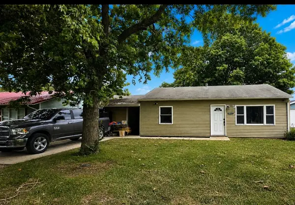 1017 S Eastview Drive, Tuscola, IL 61953