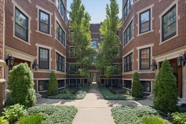 632 Sheridan Square #2, Evanston, IL 60202