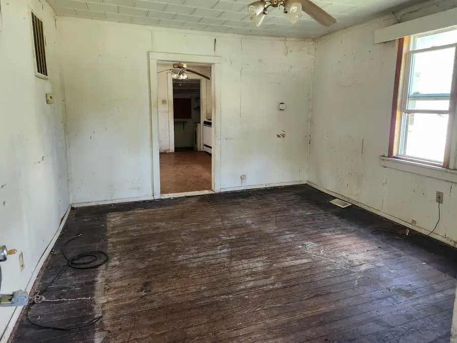 1009 S 20th Street, Mount Vernon, IL 62864 - #2