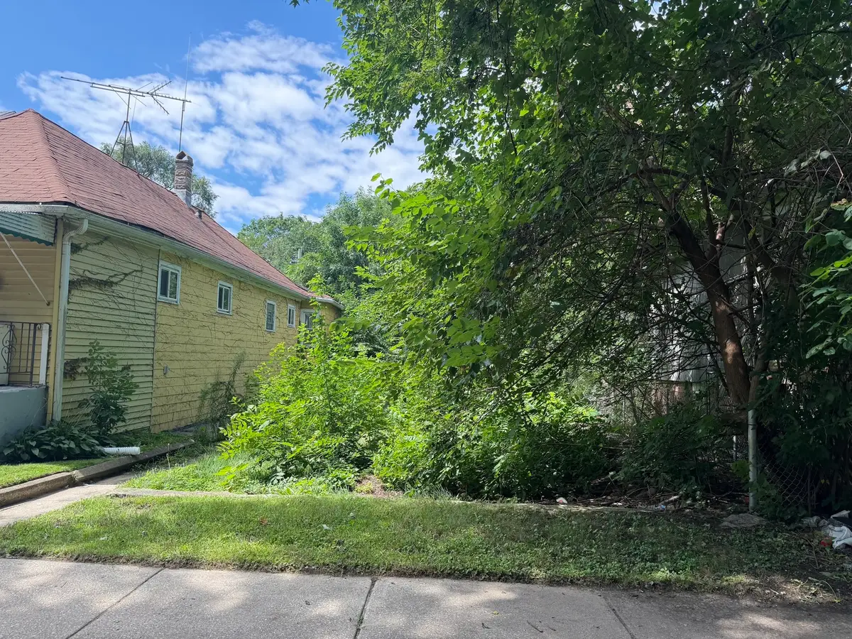 8032 S Manistee Avenue, Chicago, IL 60617 - #1