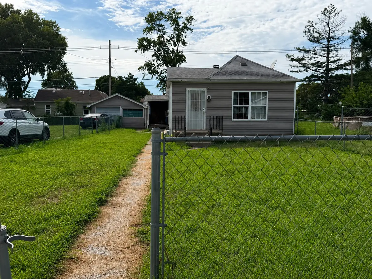 1029 Washington Avenue, Madison, IL 62060 - #1