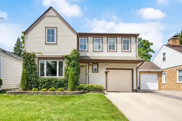 134 N 8th Avenue, Des Plaines, IL 60016