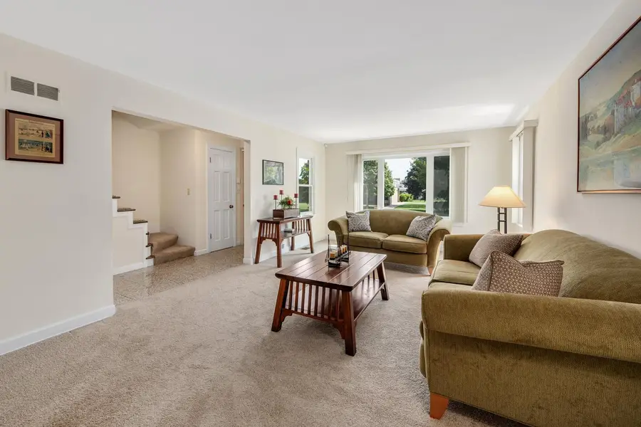 134 N 8th Avenue, Des Plaines, IL 60016 - #3