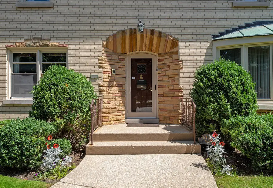 6733 N Navajo Avenue, Lincolnwood, IL 60712 - #2
