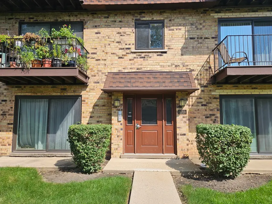 9709 Bianco Terrace #E, Des Plaines, IL 60016 - #2