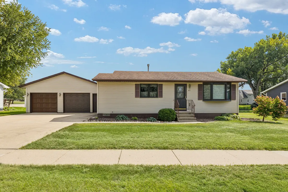 811 12th Street, De Witt, IA 52742 - #1