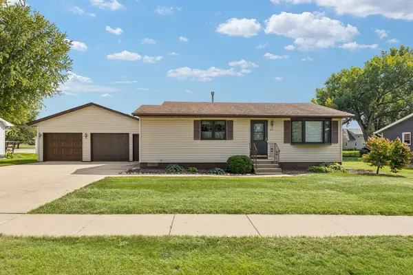 811 12th Street, De Witt, IA 52742