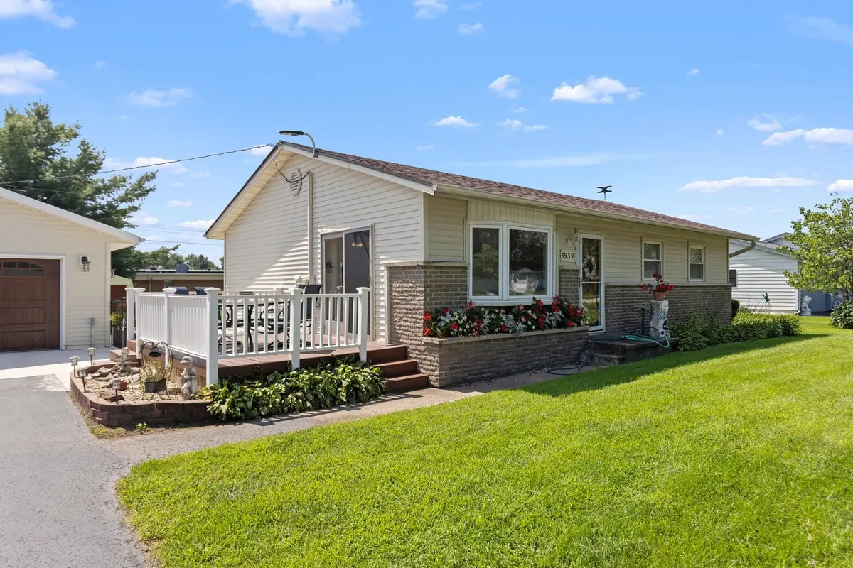 5939 Vesper Drive, South Beloit, IL 61080 - #1