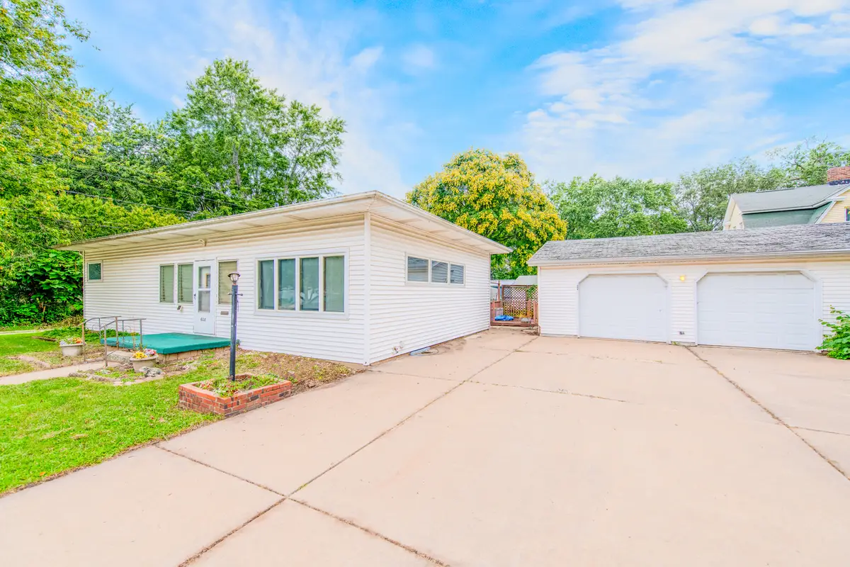 608 E Grant Street, Streator, IL 61364 - #1