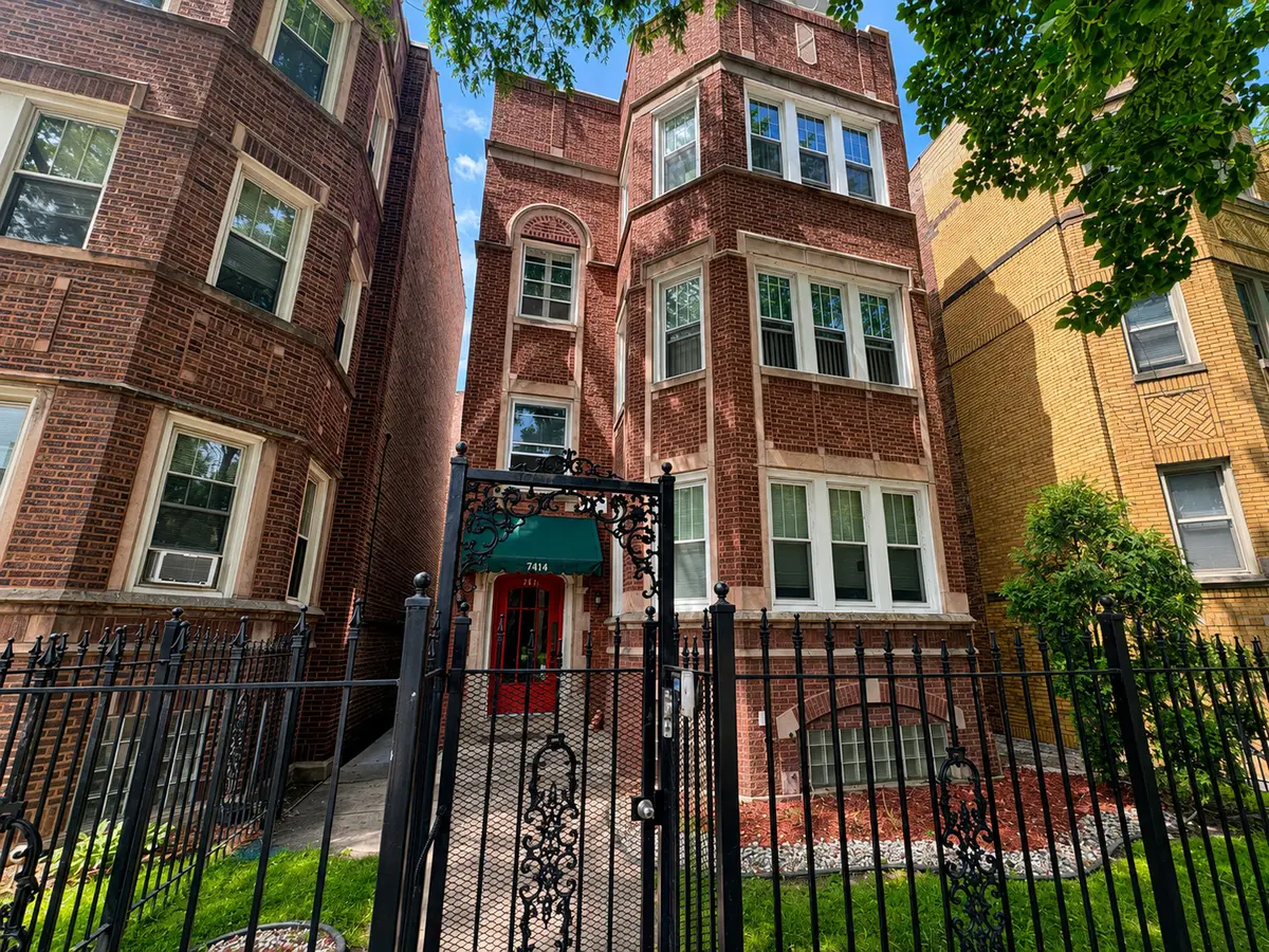 7414 S Chappel Avenue, Chicago, IL 60649 - #1