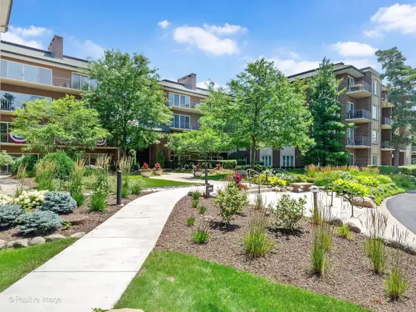 5 Oak Brook Club Drive #P6-N, Oak Brook, IL 60523