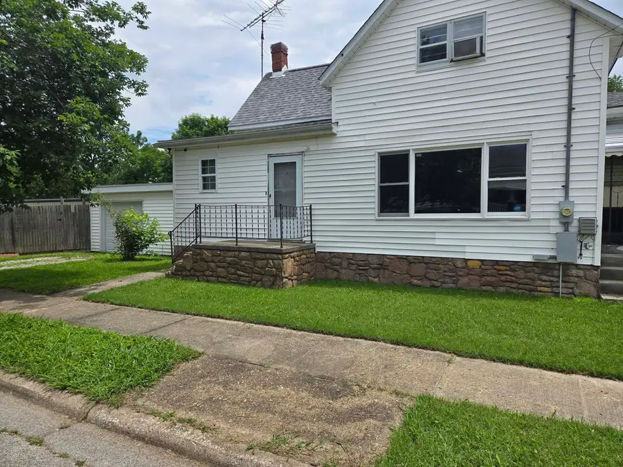 128 W Homer Avenue, Harrisburg, IL 62946 - #2
