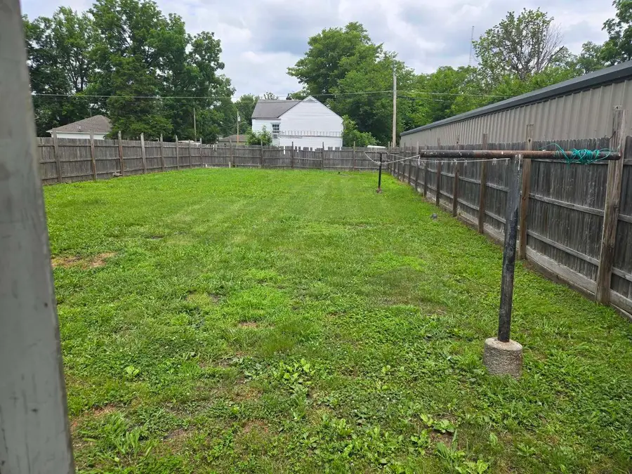128 W Homer Avenue, Harrisburg, IL 62946 - #3