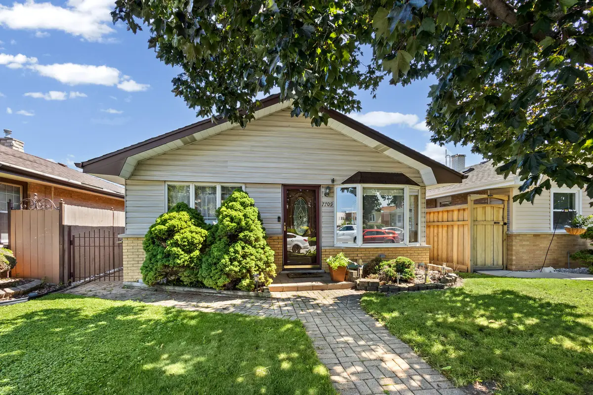 7709 Long Avenue, Burbank, IL 60459 - #1