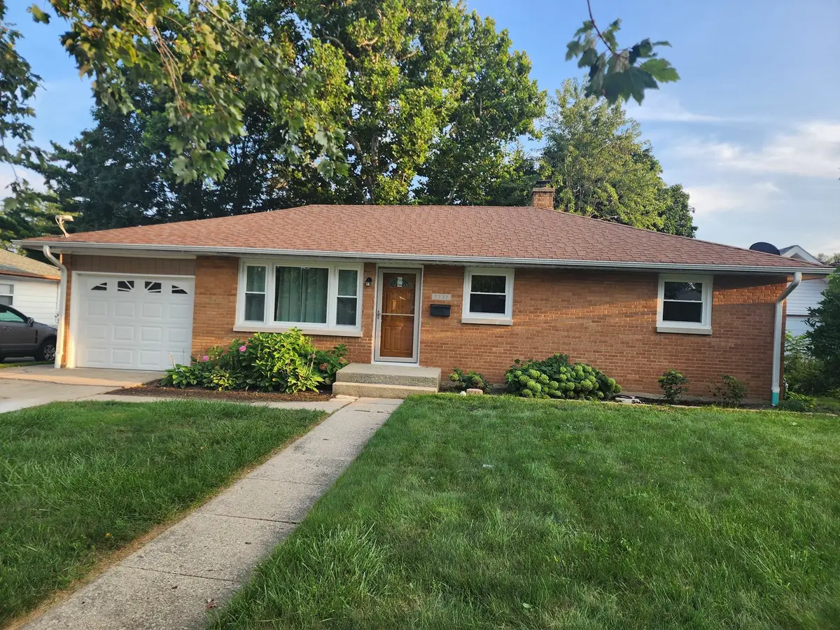 2237 9th Parkway, Waukegan, IL 60085 - #1