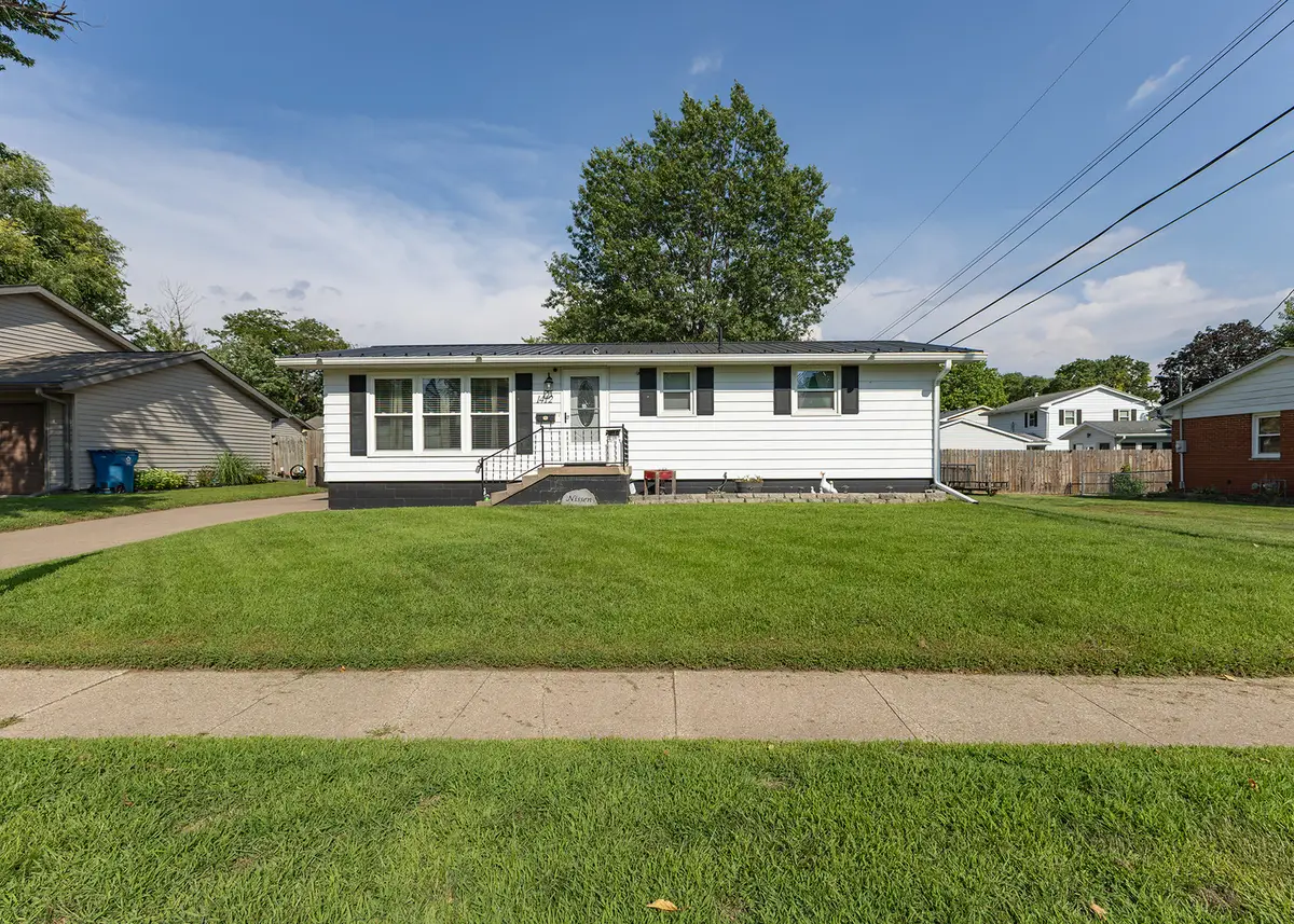 1412 Hiawatha Lane, Camanche, IA 52730 - #1