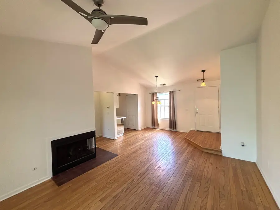 382 Sandhurst Circle #7, Glen Ellyn, IL 60137 - #2