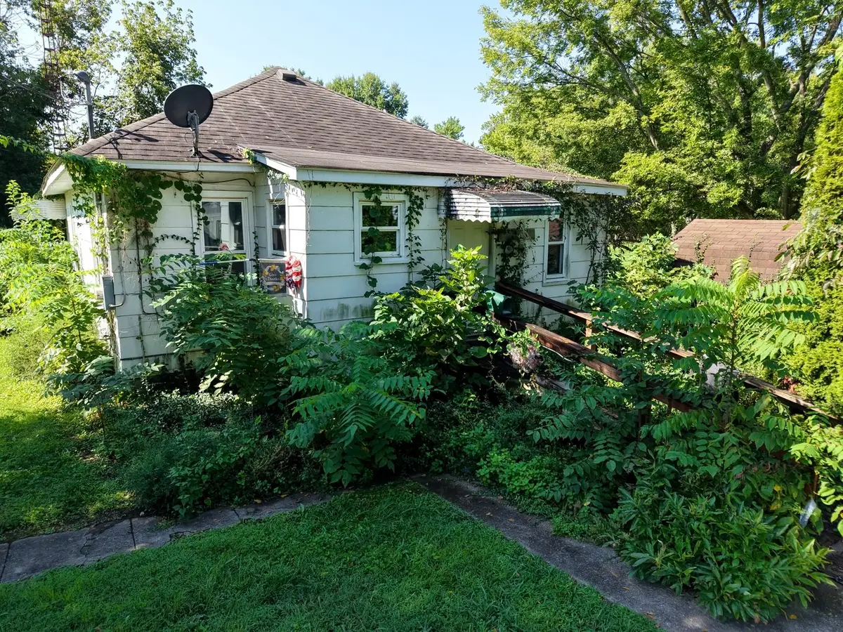 201 W 8th Street, West Frankfort, IL 62896 - #1