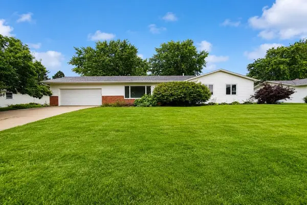 551 Lake Drive, Woodhull, IL 61490