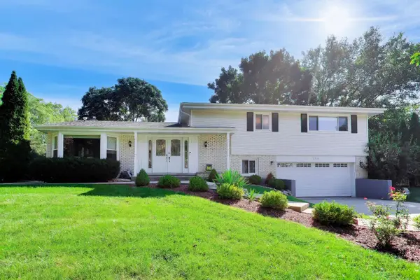 1939 Clover Road, Northbrook, IL 60062