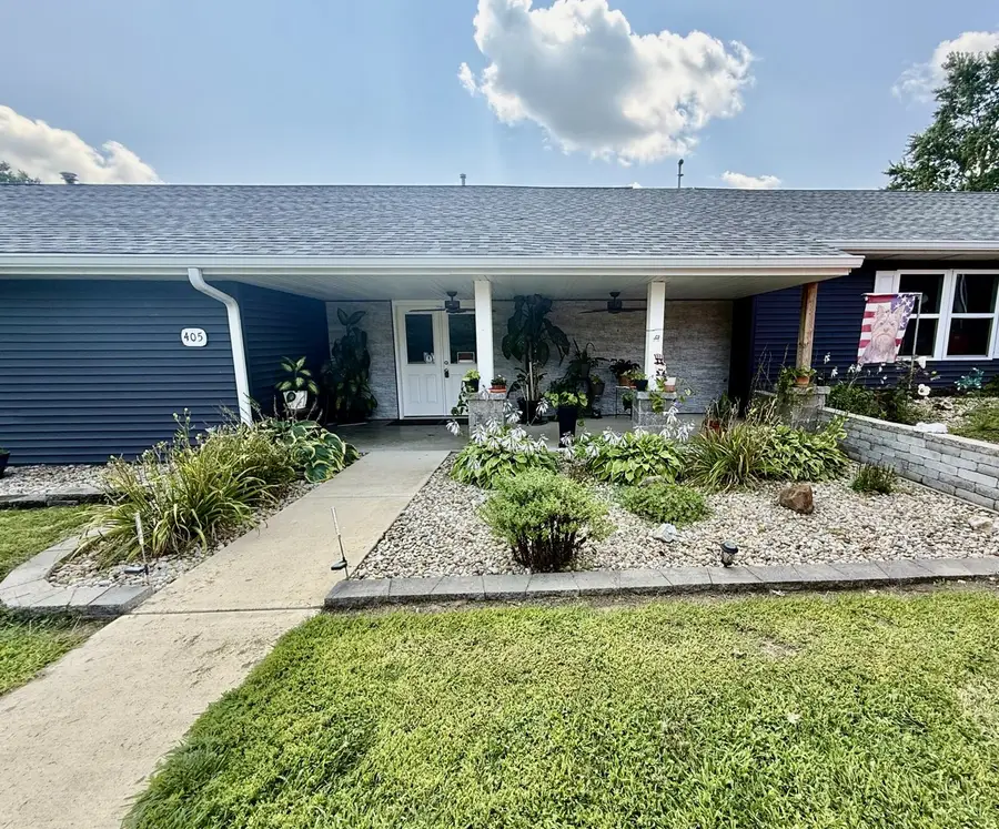 405 W Main Street, Bradford, IL 61421 - #3