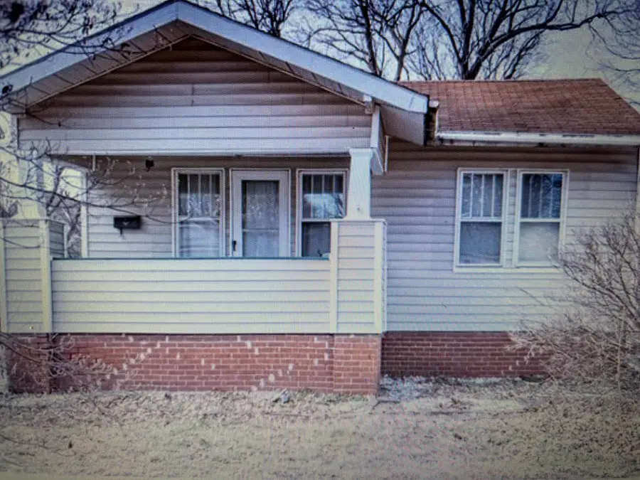 109 N 26th Street, Mattoon, IL 61938 - #2