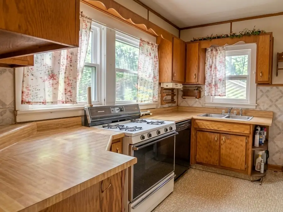 109 N 26th Street, Mattoon, IL 61938 - #3