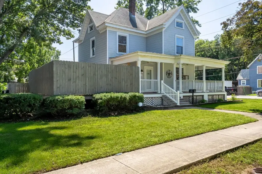 904 E Water Street, Pontiac, IL 61764 - #2