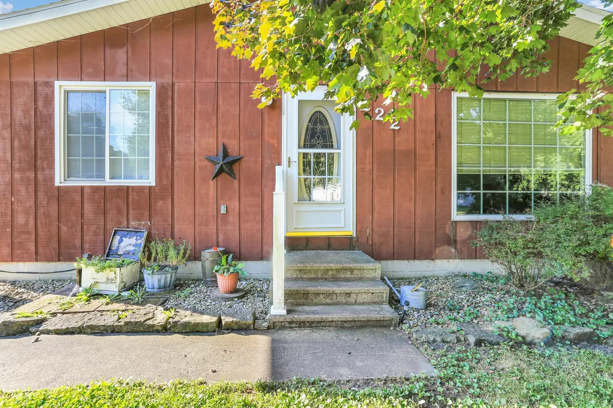 222 E Beech Street, Piper City, IL 60959 - #1
