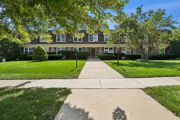 350 Brainerd Avenue #1B, Libertyville, IL 60048