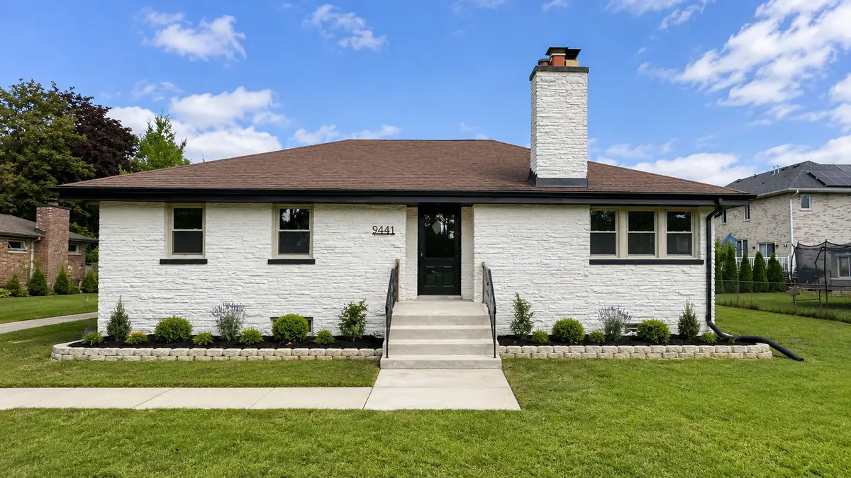 9441 Greenwood Drive, Des Plaines, IL 60016 - #1
