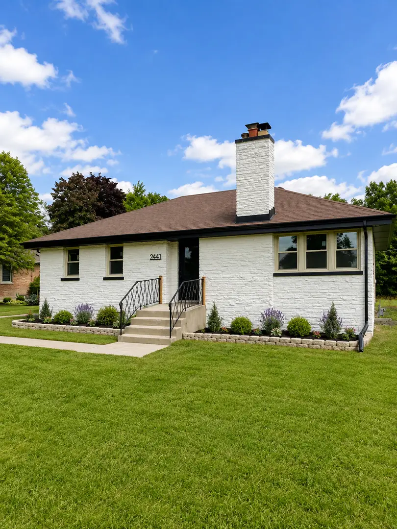 9441 Greenwood Drive, Des Plaines, IL 60016 - #2