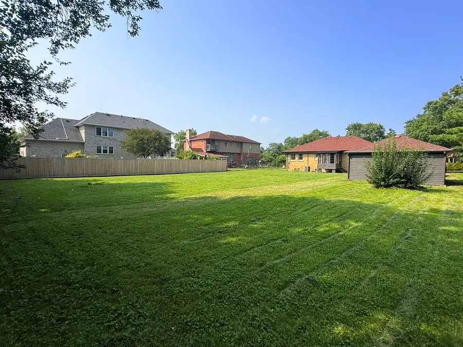 9441 Greenwood Drive, Des Plaines, IL 60016 - #3
