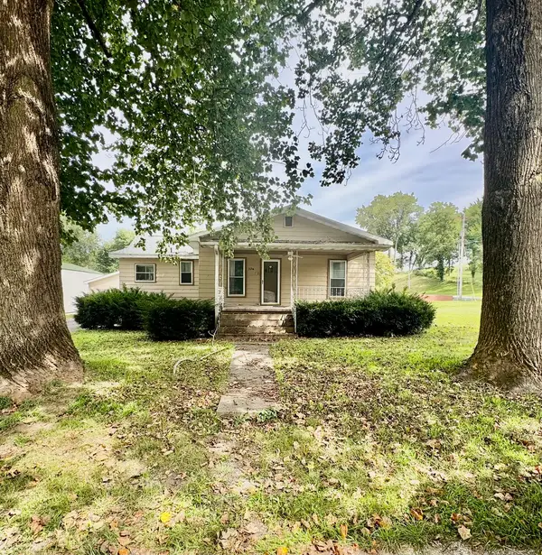 328 S Pearl Street, Bluffs, IL 62621