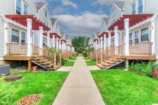 219 N Walnut Street #H, Bensenville, IL 60106
