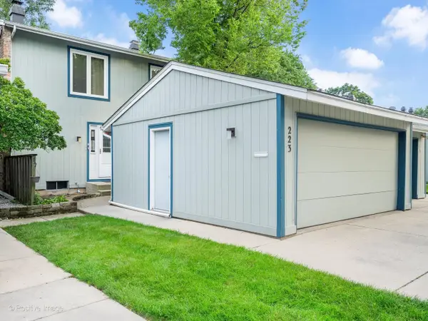223 Willow Lane, Bloomingdale, IL 60108
