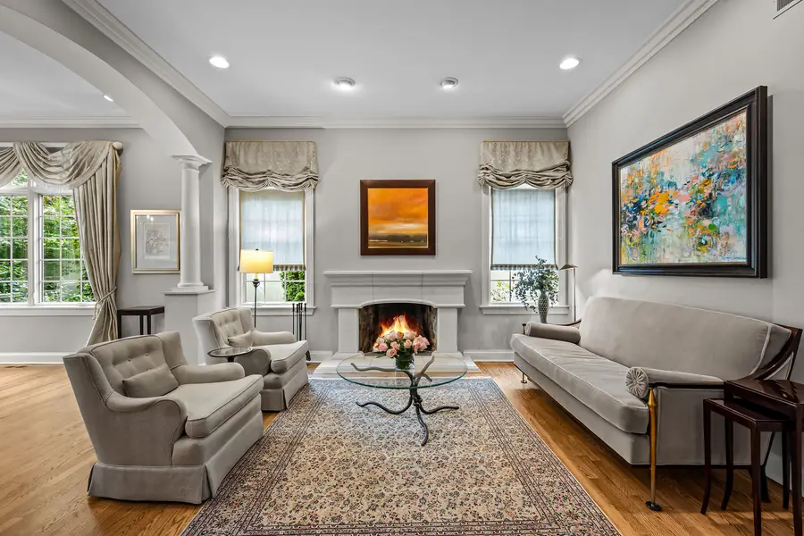 911 Queens Lane, Glenview, IL 60025 - #3